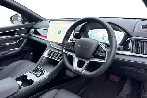 LD25TNN BYD Seal U 1.5 DM-i 18.3kWh Design CVT Auto AWD Euro 6 (s/s) 5dr Thumbnail #9