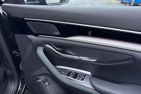 LD25TNN BYD Seal U 1.5 DM-i 18.3kWh Design CVT Auto AWD Euro 6 (s/s) 5dr Thumbnail #19