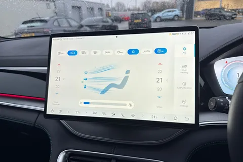 LD25TNN BYD Seal U 1.5 DM-i 18.3kWh Design CVT Auto AWD Euro 6 (s/s) 5dr Thumbnail #20