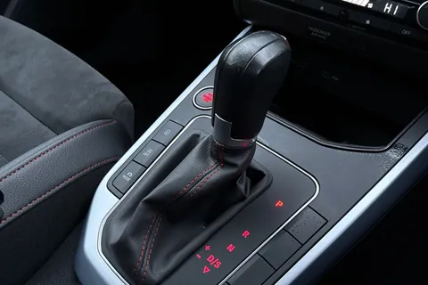 WR72ZSZ SEAT Arona 1.0 TSI FR Edition DSG Euro 6 (s/s) 5dr Thumbnail #24