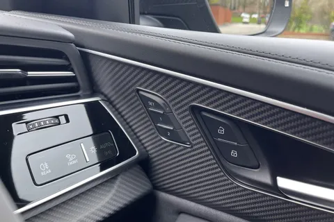 DX75UBO Audi RS Q8 SUV performance Carbon Black   640 PS tiptronic Thumbnail #31