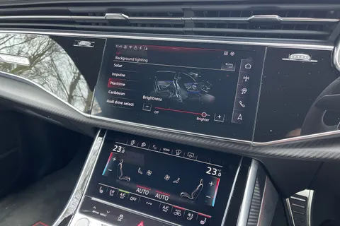 DX75UBO Audi RS Q8 SUV performance Carbon Black   640 PS tiptronic Thumbnail #35