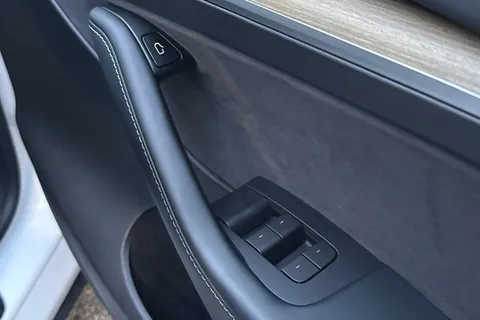 LB72XPG Tesla Model Y (Dual Motor) Long Range Auto 4WDE 5dr Thumbnail #22