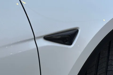 LB72XPG Tesla Model Y (Dual Motor) Long Range Auto 4WDE 5dr Thumbnail #30