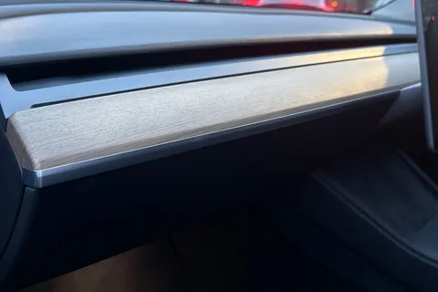 LB72XPG Tesla Model Y (Dual Motor) Long Range Auto 4WDE 5dr Thumbnail #39