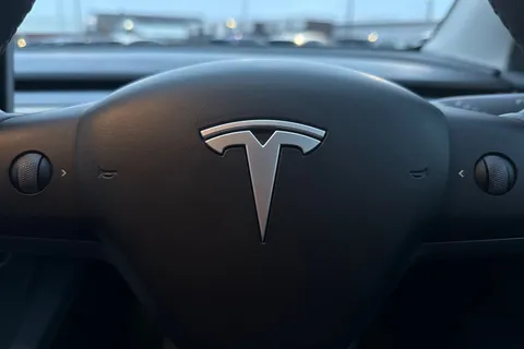 LB72XPG Tesla Model Y (Dual Motor) Long Range Auto 4WDE 5dr Thumbnail #40