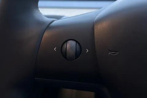 LB72XPG Tesla Model Y (Dual Motor) Long Range Auto 4WDE 5dr Thumbnail #41