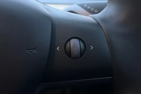 LB72XPG Tesla Model Y (Dual Motor) Long Range Auto 4WDE 5dr Thumbnail #42