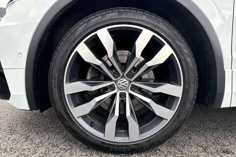 SW20OGH Volkswagen Tiguan 2.0 TDi 190 4Motion R-Line Tech 5dr DSG Thumbnail #14