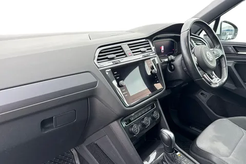 SW20OGH Volkswagen Tiguan 2.0 TDi 190 4Motion R-Line Tech 5dr DSG Thumbnail #16