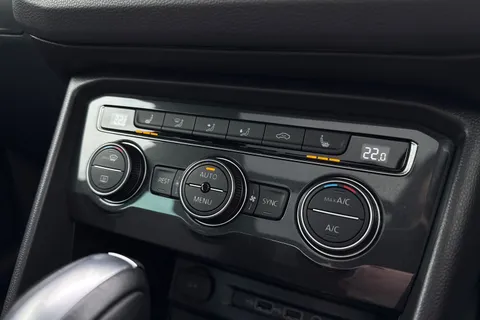 SW20OGH Volkswagen Tiguan 2.0 TDi 190 4Motion R-Line Tech 5dr DSG Thumbnail #23