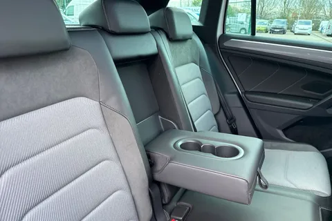 SW20OGH Volkswagen Tiguan 2.0 TDi 190 4Motion R-Line Tech 5dr DSG Thumbnail #35