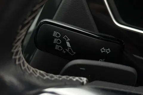 SW20OGH Volkswagen Tiguan 2.0 TDi 190 4Motion R-Line Tech 5dr DSG Thumbnail #44