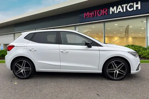 PJ72UEH SEAT Ibiza 1.0 TSI FR Edition Euro 6 (s/s) 5dr Thumbnail #4