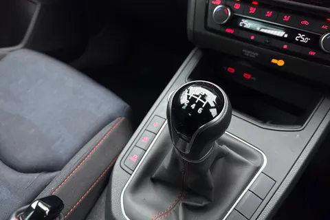 PJ72UEH SEAT Ibiza 1.0 TSI FR Edition Euro 6 (s/s) 5dr Thumbnail #21