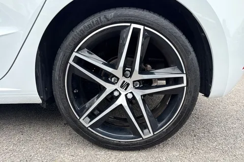 PJ72UEH SEAT Ibiza 1.0 TSI FR Edition Euro 6 (s/s) 5dr Thumbnail #23