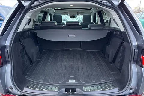 KF69LDE Land Rover Discovery Sport 2.0 D240 MHEV R-Dynamic HSE Auto 4WD Euro 6 (s/s) 5dr Thumbnail #11