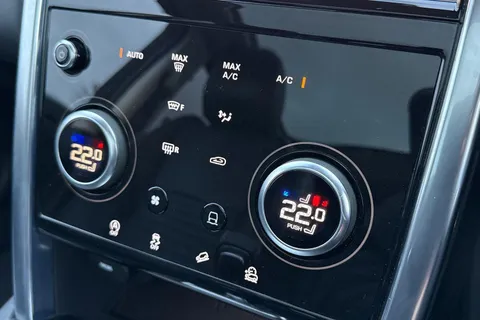 KF69LDE Land Rover Discovery Sport 2.0 D240 MHEV R-Dynamic HSE Auto 4WD Euro 6 (s/s) 5dr Thumbnail #20