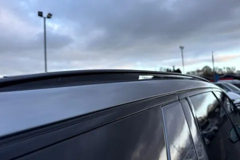 KF69LDE Land Rover Discovery Sport 2.0 D240 MHEV R-Dynamic HSE Auto 4WD Euro 6 (s/s) 5dr Thumbnail #30