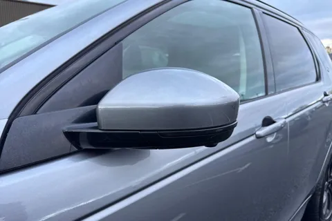 KF69LDE Land Rover Discovery Sport 2.0 D240 MHEV R-Dynamic HSE Auto 4WD Euro 6 (s/s) 5dr Thumbnail #34