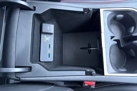 KF69LDE Land Rover Discovery Sport 2.0 D240 MHEV R-Dynamic HSE Auto 4WD Euro 6 (s/s) 5dr Thumbnail #46