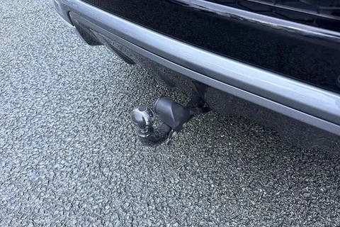 KF69LDE Land Rover Discovery Sport 2.0 D240 MHEV R-Dynamic HSE Auto 4WD Euro 6 (s/s) 5dr Thumbnail #57