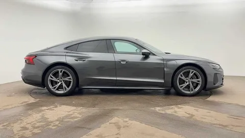 LR71MKX Audi e-tron GT    quattro 350,00 kW Thumbnail #4