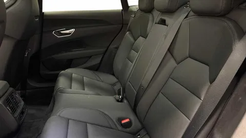 LR71MKX Audi e-tron GT    quattro 350,00 kW Thumbnail #7