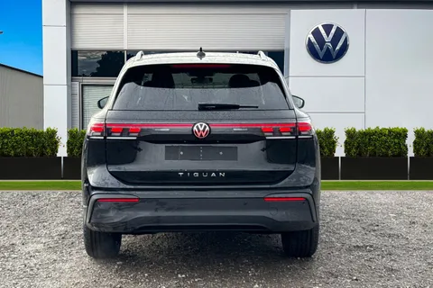  Volkswagen Tiguan 1.5 eTSI MHEV Match DSG Euro 6 (s/s) 5dr Thumbnail #4