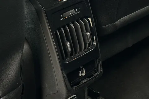 YX72HEJ Jeep Compass 1.3 T4 GSE 4xe PHEV Trailhawk 5dr Auto Thumbnail #37