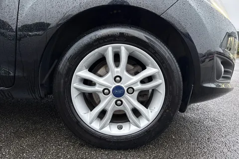 10 of 62 for Ford Fiesta 1.25 Zetec Euro 6 3dr