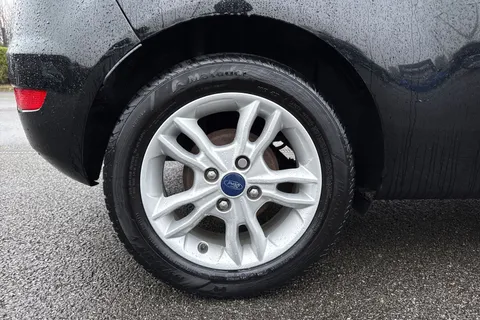 11 of 62 for Ford Fiesta 1.25 Zetec Euro 6 3dr