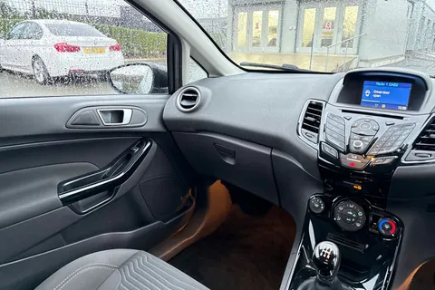 20 of 62 for Ford Fiesta 1.25 Zetec Euro 6 3dr