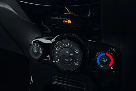 22 of 62 for Ford Fiesta 1.25 Zetec Euro 6 3dr