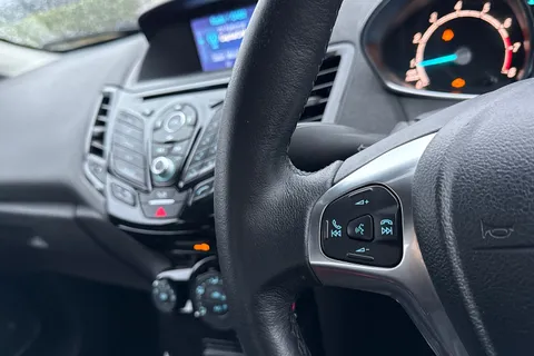 36 of 62 for Ford Fiesta 1.25 Zetec Euro 6 3dr