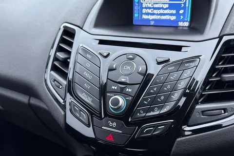 48 of 62 for Ford Fiesta 1.25 Zetec Euro 6 3dr