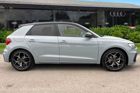 Audi A1 1.0 TFSI 30 Black Edition Sportback S Tronic Euro 6 (s/s) 5dr Thumbnail #4