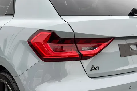 Audi A1 1.0 TFSI 30 Black Edition Sportback S Tronic Euro 6 (s/s) 5dr Thumbnail #8