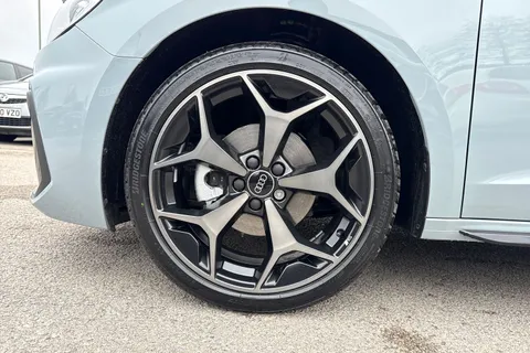 Audi A1 1.0 TFSI 30 Black Edition Sportback S Tronic Euro 6 (s/s) 5dr Thumbnail #13