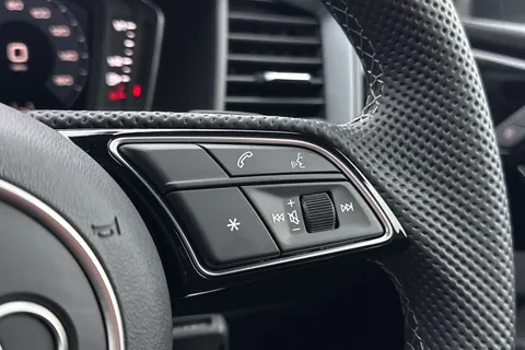 Audi A1 1.0 TFSI 30 Black Edition Sportback S Tronic Euro 6 (s/s) 5dr Thumbnail #32