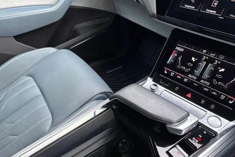 AY21WCD Audi e-tron Sportback Edition 1 55 quattro 300,00 kW Thumbnail #20