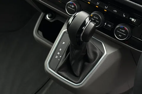 DK25ZYR Volkswagen California 2.0 TDI Ocean 204 4dr DSG-Dynamic Chassis Control-5 Plus Promise Thumbnail #23