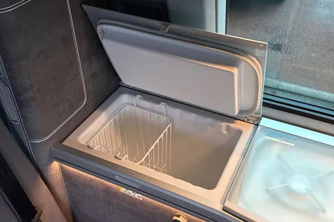 DK25ZYR Volkswagen California 2.0 TDI Ocean 204 4dr DSG-Dynamic Chassis Control-5 Plus Promise Thumbnail #47