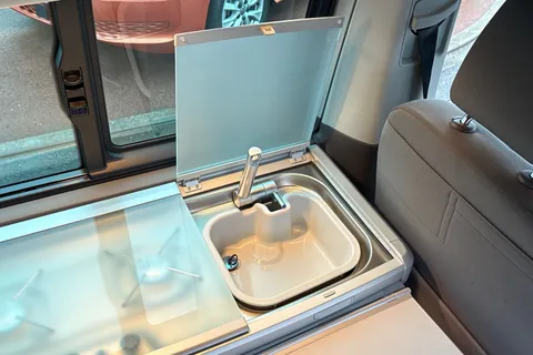 DK25ZYR Volkswagen California 2.0 TDI Ocean 204 4dr DSG-Dynamic Chassis Control-5 Plus Promise Thumbnail #49