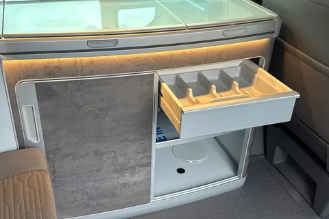 DK25ZYR Volkswagen California 2.0 TDI Ocean 204 4dr DSG-Dynamic Chassis Control-5 Plus Promise Thumbnail #51