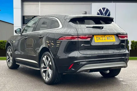 DK22WRD Jaguar F-Pace 2.0 P400e 17.1kWh R-Dynamic SE Auto AWD Euro 6 (s/s) 5dr Thumbnail #2