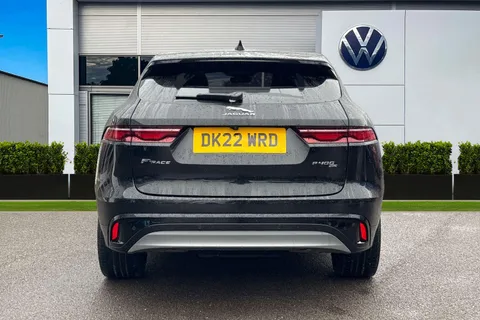 DK22WRD Jaguar F-Pace 2.0 P400e 17.1kWh R-Dynamic SE Auto AWD Euro 6 (s/s) 5dr Thumbnail #4