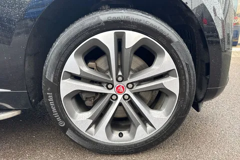 DK22WRD Jaguar F-Pace 2.0 P400e 17.1kWh R-Dynamic SE Auto AWD Euro 6 (s/s) 5dr Thumbnail #7