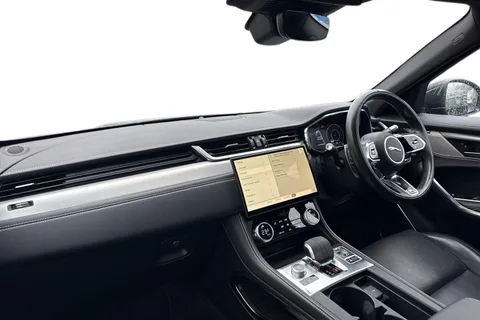 DK22WRD Jaguar F-Pace 2.0 P400e 17.1kWh R-Dynamic SE Auto AWD Euro 6 (s/s) 5dr Thumbnail #9