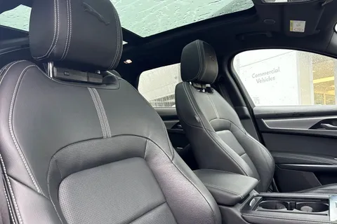 DK22WRD Jaguar F-Pace 2.0 P400e 17.1kWh R-Dynamic SE Auto AWD Euro 6 (s/s) 5dr Thumbnail #21